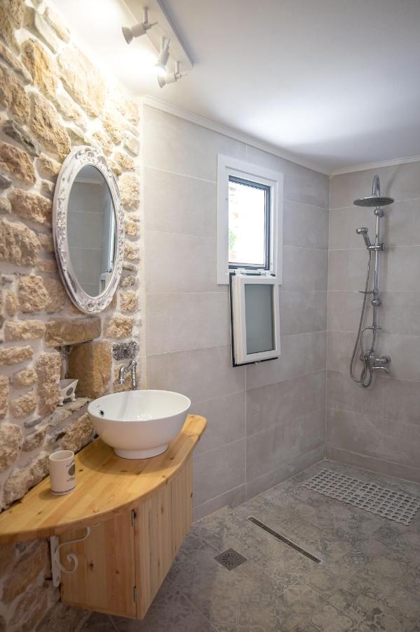Anastasia Traditional House * Lardos